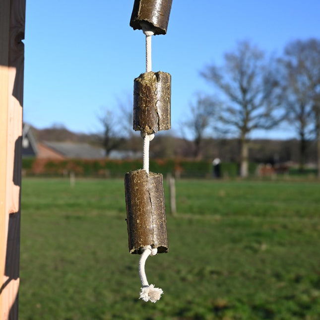 Lax Luzerne aan Speeltouw voor Paarden