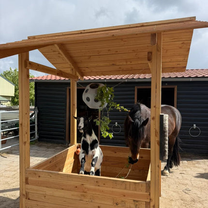 Slowfeeder hooihuisje voor paarden. Compleet geleverd