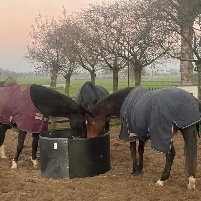Hooiring mét slowfeeder deksel